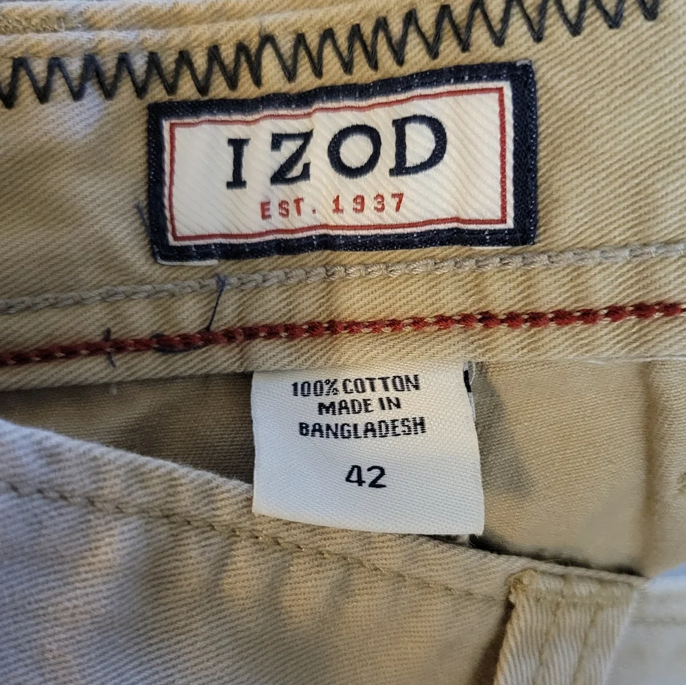 IZOD Flat Front Khaki Shorts Size 42
